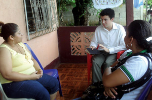 Nick Cain ’06, shown here in Nueva Guinea, Nicaragua, in October 2009 with one of Vittana’s first borrowers, works with Vittana to provide student loans. photo: marcela solis/afodenic
